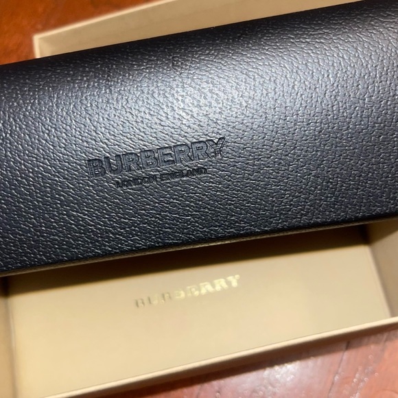 Burberry Sunglasses OPAL GREEN w/DARK GREEN Acet - Picture 8 of 8